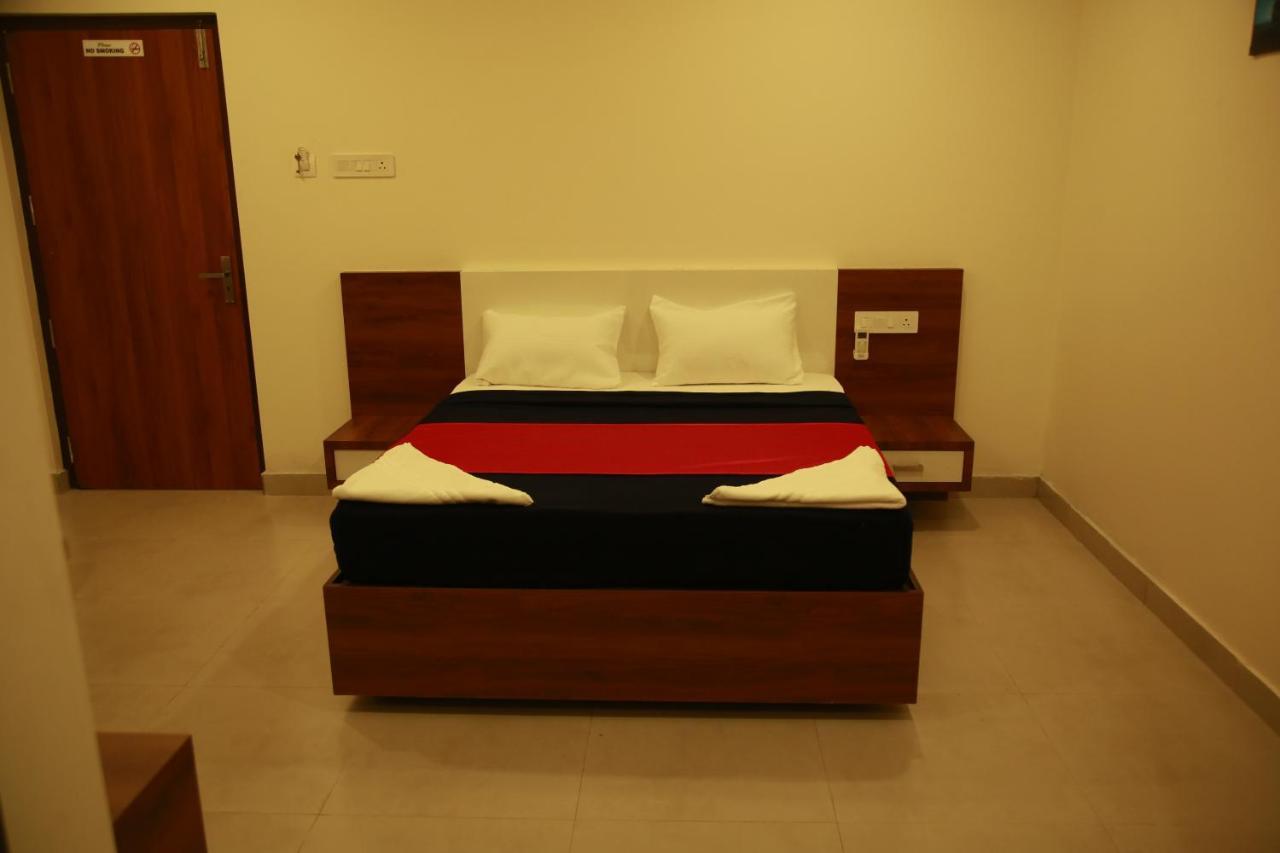 Dreams Residency Manjeri Экстерьер фото